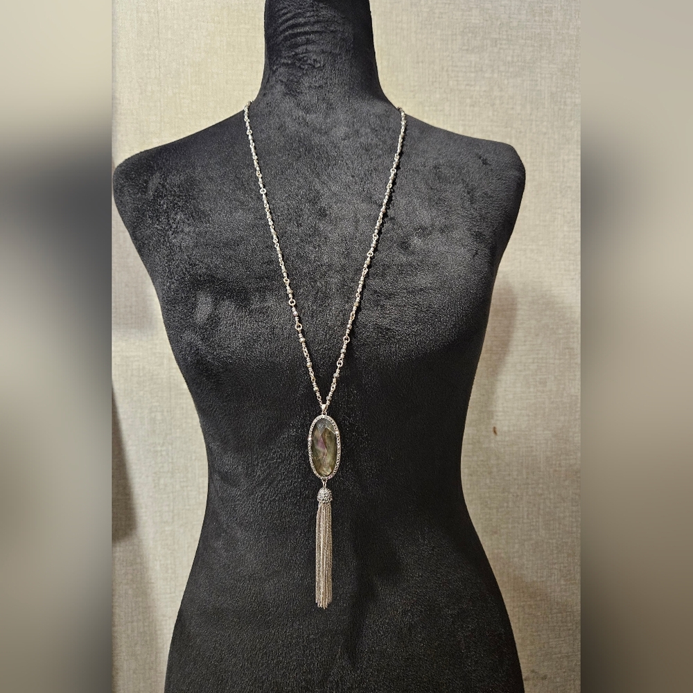 Elegant Silver Pendant Necklace